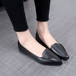 WOMEN"S BLACK KYNDRIA SLIP-ON FLAT